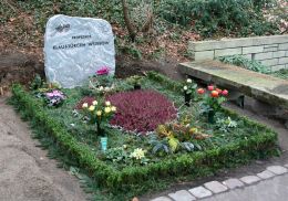 Klausjürgen Wussow - By Phaeton1 (Own work) [CC BY-SA 3.0 (http://creativecommons.org/licenses/by-sa/3.0)], via Wikimedia Commons