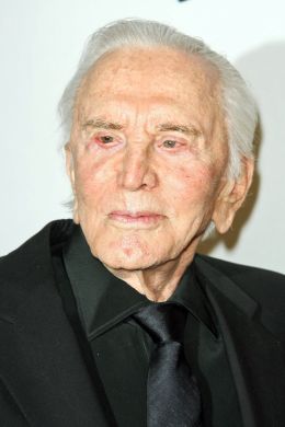 Kirk Douglas - bukley/Shutterstock.com