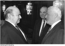 Ignaz Kiechle - Bundesarchiv, Bild 183-1987-1122-014 / Link, Hubert / CC-BY-SA 3.0 [CC BY-SA 3.0 de (http://creativecommons.org/licenses/by-sa/3.0/de/deed.en)], via Wikimedia Commons