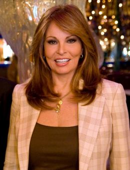 Raquel Welch - Justin Hoch [CC BY 2.0 (http://creativecommons.org/licenses/by/2.0)], via Wikimedia Commons