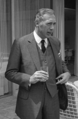 Horst Tappert - Bundesarchiv, B 145 Bild-F034156-0025 / Engelbert Reineke / CC-BY-SA 3.0 [CC BY-SA 3.0 de (http://creativecommons.org/licenses/by-sa/3.0/de/deed.en)], via Wikimedia Commons