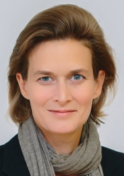 Dr. Stephanie Merckens - www.ief.at