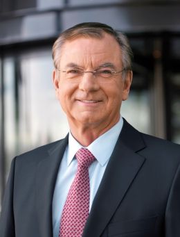 Dr. Gunther Thielen - By Jan Voth (Walter Blüchert Stiftung) [CC BY-SA 3.0 (http://creativecommons.org/licenses/by-sa/3.0)], via Wikimedia Commons