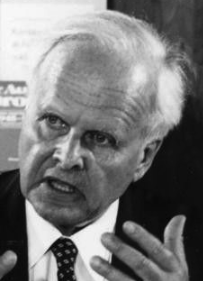 Carl Friedrich von Weizsäcker - Bundesarchiv, B 422 Bild-0174 / CC-BY-SA 3.0 [CC BY-SA 3.0 de (http://creativecommons.org/licenses/by-sa/3.0/de/deed.en)], via Wikimedia Commons