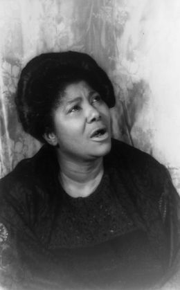 Mahalia Jackson - Carl Van Vechten [Public domain], via Wikimedia Commons