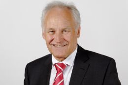 Erwin Huber - By Gerd Seidel (Rob Irgendwer) (Own work) [CC BY-SA 3.0 (http://creativecommons.org/licenses/by-sa/3.0)], via Wikimedia Commons