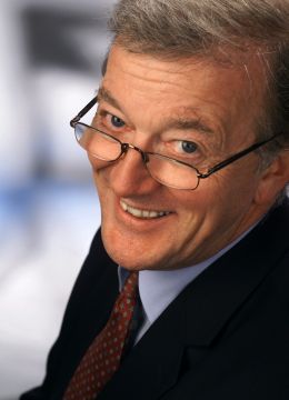 Dr. Caspar Einem - By Fotograf Fotostudio Wilke [CC BY 2.0 at (http://creativecommons.org/licenses/by/2.0/at/deed.en)], via Wikimedia Commons