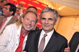 Alexander Bisenz - By SPÖ Presse und Kommunikation (Sommerfest 2011 der SPÖ  Uploaded by AleXXw) [CC BY-SA 2.0 (http://creativecommons.org/licenses/by-sa/2.0)], via Wikimedia Commons