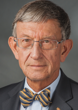 Dr. Heinz Friedrich Ruppert Riesenhuber - By Foto-AG Gymnasium Melle (Own work) [CC BY-SA 4.0 (http://creativecommons.org/licenses/by-sa/4.0), GFDL (http://www.gnu.org/copyleft/fdl.html) or CC BY 3.0 (http://creativecommons.org/licenses/by/3.0)], via Wikimedia Commons