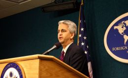 Sunil Gulati - By United States government, Department of State (http://fpc.state.gov/fpc/66853.htm) [Public domain], via Wikimedia Commons