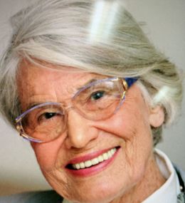 Elisabeth Noelle-Neumann - Bundesarchiv, B 145 Bild-F087631-0004 / Engelbert Reineke / CC-BY-SA 3.0 [CC BY-SA 3.0 de (http://creativecommons.org/licenses/by-sa/3.0/de/deed.en)], via Wikimedia Commons