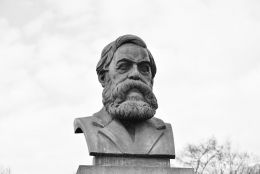 Friedrich Engels - konstantinks/Shutterstock.com