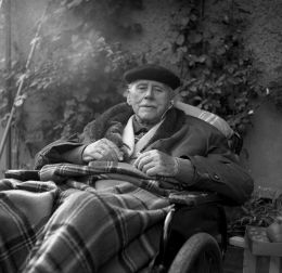 Karl Foerster - By Erich Braun (Scan von einem Mittelformat-Negativ 6 x 6) [GFDL (http://www.gnu.org/copyleft/fdl.html) or CC BY 3.0 (http://creativecommons.org/licenses/by/3.0)], via Wikimedia Commons