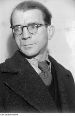 Günther Weisenborn - Deutsche Fotothek‎ [CC BY-SA 3.0 de (http://creativecommons.org/licenses/by-sa/3.0/de/deed.en)], via Wikimedia Commons