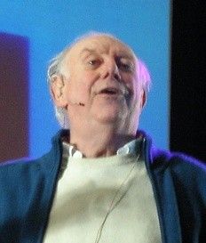 Dario Fo - By User:Nk (cropped version of Image:Dario_Fo.jpg) [CC BY-SA 2.0 (http://creativecommons.org/licenses/by-sa/2.0)], via Wikimedia Commons