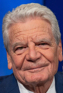 Joachim Gauck - https://de.wikipedia.org/wiki/Joachim_Gauck