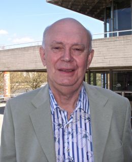 Alan Ayckbourn - By John Thaxter (Own work) [CC BY-SA 3.0 (http://creativecommons.org/licenses/by-sa/3.0) or GFDL (http://www.gnu.org/copyleft/fdl.html)], via Wikimedia Commons