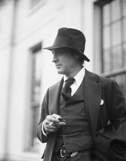 John Barrymore - By Harris & Ewing, photographer [Public domain], via Wikimedia Commons