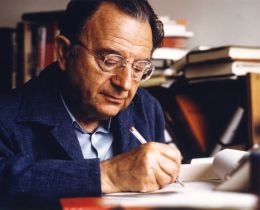 Erich Fromm - Müller-May / Rainer Funk, via Wikimedia Commons