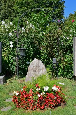 Paul Hoffmann - By Haeferl (Own work) [CC BY-SA 4.0 (http://creativecommons.org/licenses/by-sa/4.0)], via Wikimedia Commons