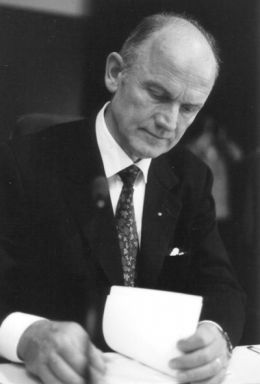 Dr. h.c. Ferdinand Piech - By Stuart Mentiply (Own work) [GFDL 1.2 (http://www.gnu.org/licenses/old-licenses/fdl-1.2.html)], via Wikimedia Commons