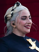 Lady Gaga - https://de.wikipedia.org/wiki/Lady_Gaga