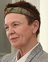 Laurie Anderson - https://en.wikipedia.org/wiki/Laurie_Anderson