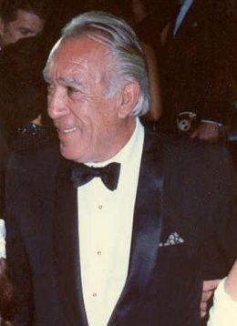 Anthony Quinn - photo by Alan Light [CC BY 2.0 (http://creativecommons.org/licenses/by/2.0)], via Wikimedia Commons