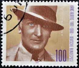 Hans Albers - neftali/Shutterstock.com