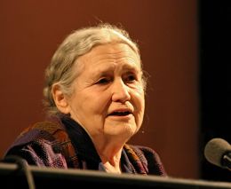 Doris Lessing - By Elke Wetzig (elya) (Own work) [GFDL (http://www.gnu.org/copyleft/fdl.html), CC-BY-SA-3.0 (http://creativecommons.org/licenses/by-sa/3.0/) or CC BY-SA 2.5-2.0-1.0 (http://creativecommons.org/licenses/by-sa/2.5-2.0-1.0)], via Wikimedia Commons