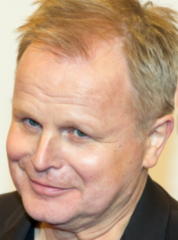 Herbert Grönemeyer - By Superbass (Own work) [CC BY-SA 4.0 (http://creativecommons.org/licenses/by-sa/4.0)], via Wikimedia Commons