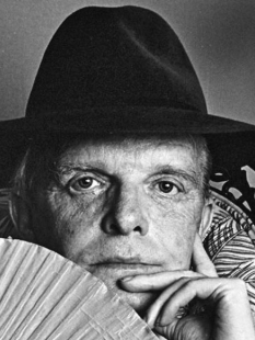 Truman Capote - Jack Mitchell [CC BY-SA 4.0-3.0-2.5-2.0-1.0 (http://creativecommons.org/licenses/by-sa/4.0-3.0-2.5-2.0-1.0)], via Wikimedia Commons