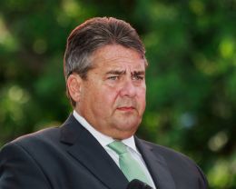 Sigmar Gabriel - By A.Savin (Wikimedia Commons · WikiPhotoSpace) (Own work) [FAL or CC BY-SA 3.0 (http://creativecommons.org/licenses/by-sa/3.0)], via Wikimedia Commons