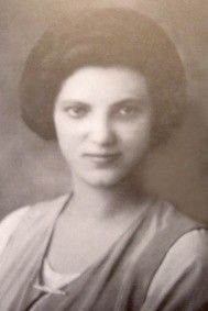 Rose Ausländer - By anonymous (The photographer never disclosed his identity) [Public domain], via Wikimedia Commons